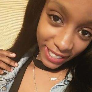 Meet your Posher, Maya